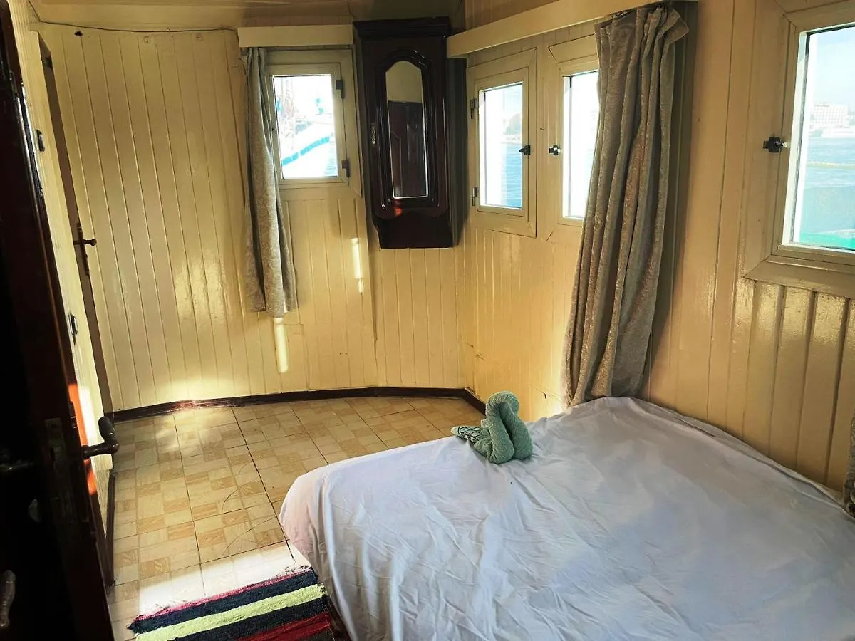Floating Hotel- Happy Nile Boat Luxor Botel